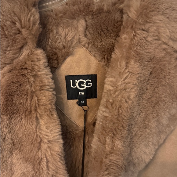 Ugg Women’s Fayre Twinface Sheepskin Coat. Size med. New with tags Sandalwood. - Picture 5 of 13